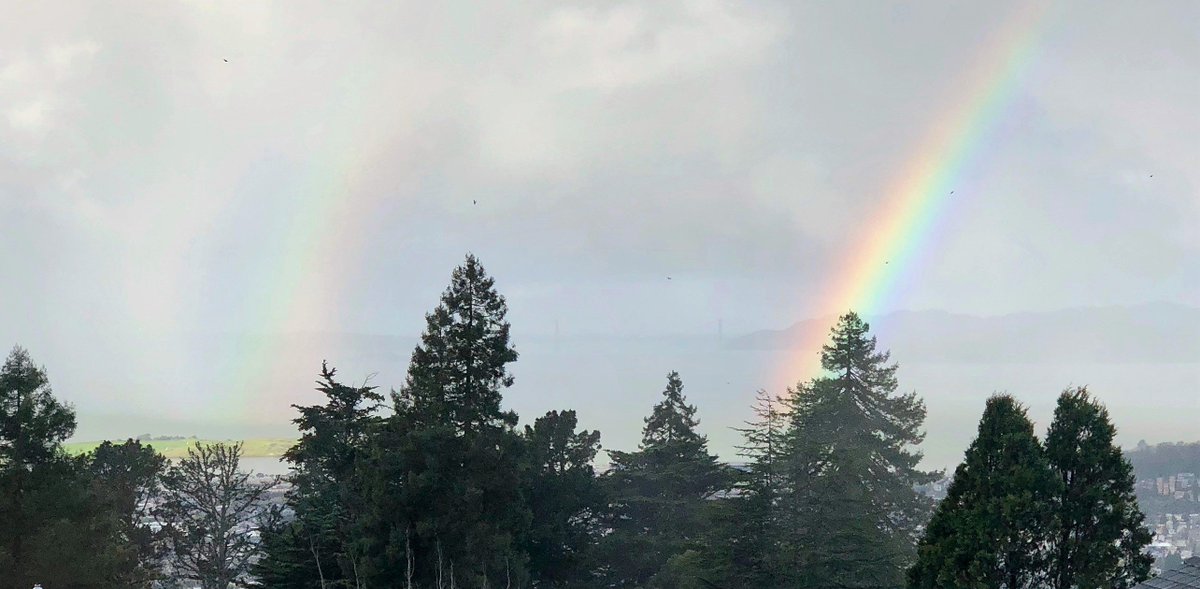 mollysvh's tweet photo. Just in time for Admitted Students Weekend, double rainbows over the Golden Gate Bridge. Welcome to Berkeley Law, class of 2021! #BerkeleyLawASW @BerkeleyLawNews https://t.co/QCdb5afCPn
