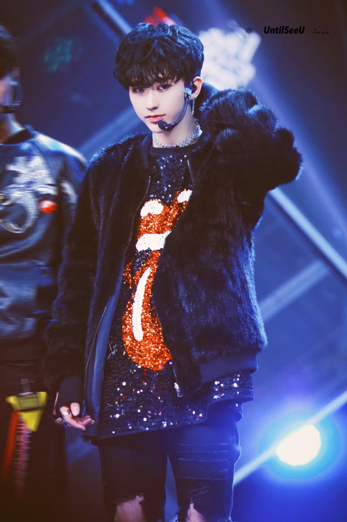 UntilSeeU_0802's tweet photo. 20180316/听听我说的吧part2

#偶像练习生 #蔡徐坤 #caixukun #idolproducer #채서곤 https://t.co/QH55iDtLCp