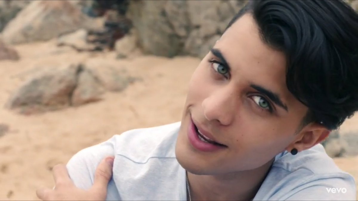CNCOUruguay's tweet photo. ¿Que les parecio el video de #BONITA ?

#KCA #EstrellaMusicalLatinaCNCO https://t.co/SsF8qag0RN