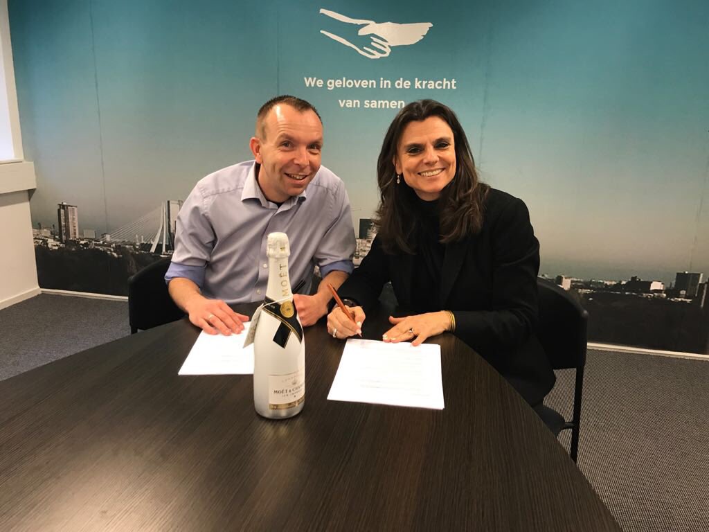 De samenwerking is een feit! <a href="/SIMgroep/">SIM</a> en <a href="/WizeNoze/">Wizenoze</a> gaan samen organisaties helpen om op een simpele manier begrijpelijke teksten te schrijven! #tool #webteksten #wizenote #SIMmaakthetSimpel