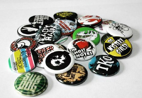 Dischromatics's tweet photo. We can now offer 38mm button badges! Ideal promotional item for bands, teams, artists, etc... https://t.co/vFTZOrBDR6