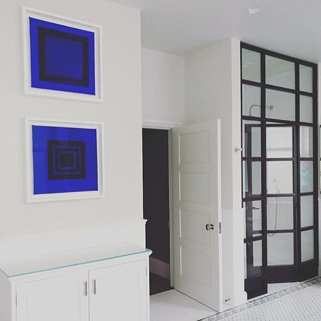 I love it when clients send me images of artwork installed in their homes @jane.goodwin.art #privatecollection #artaddict #livingwithart #artofinteriors #bluepaintings #prussianblue #collectablecontemporaryart #femaleartist #femalecollector ift.tt/2DyhpHO
