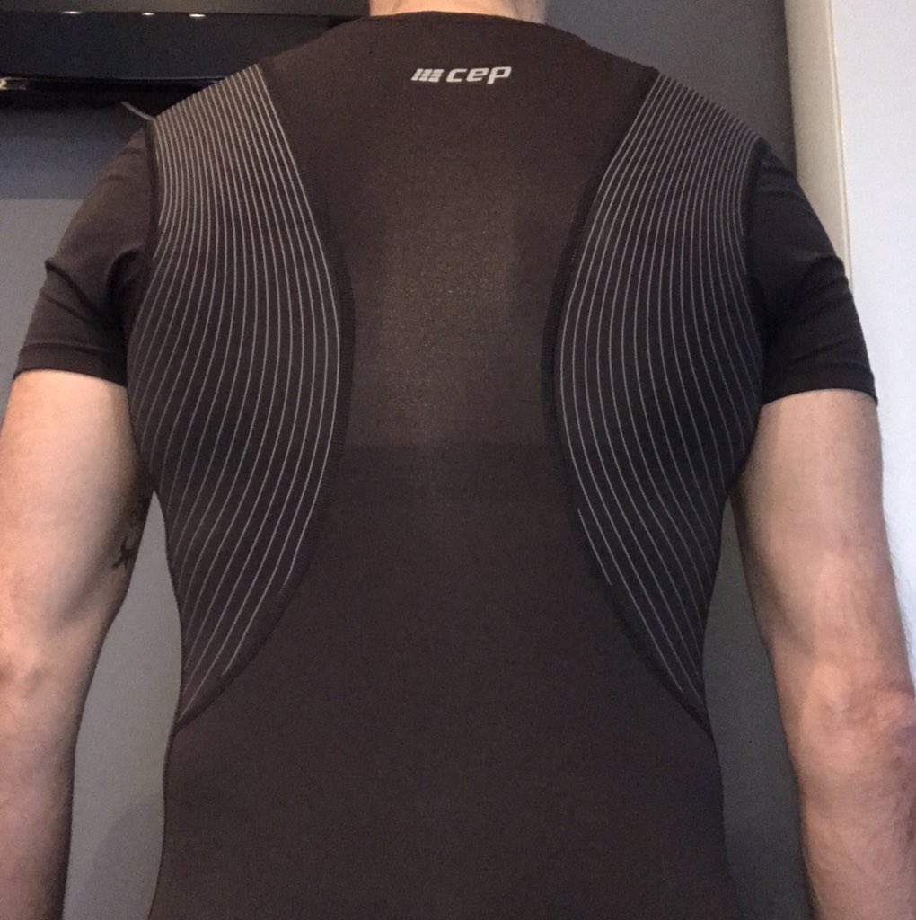 DimitriGelders's tweet photo. Send me 10 of these please!!! 😍#wingtechshirt 👍 #ultralight #compression @Phil6811 https://t.co/CYyivIfVFA https://t.co/AM1ddvuFk0