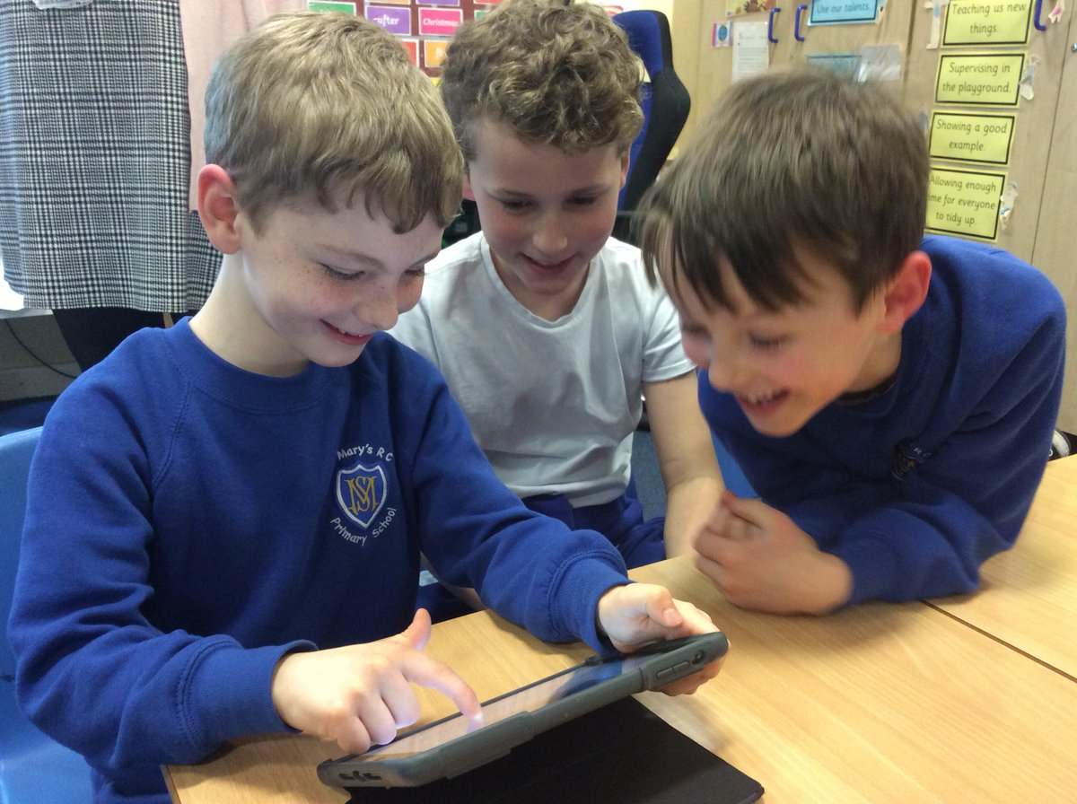 StMarysSchoolRC's tweet photo. Year 2 Using Scratch with Year 5 this afternoon. Thank you Year 5 you were great teachers! #SratchJr https://t.co/Uj425rlYO5