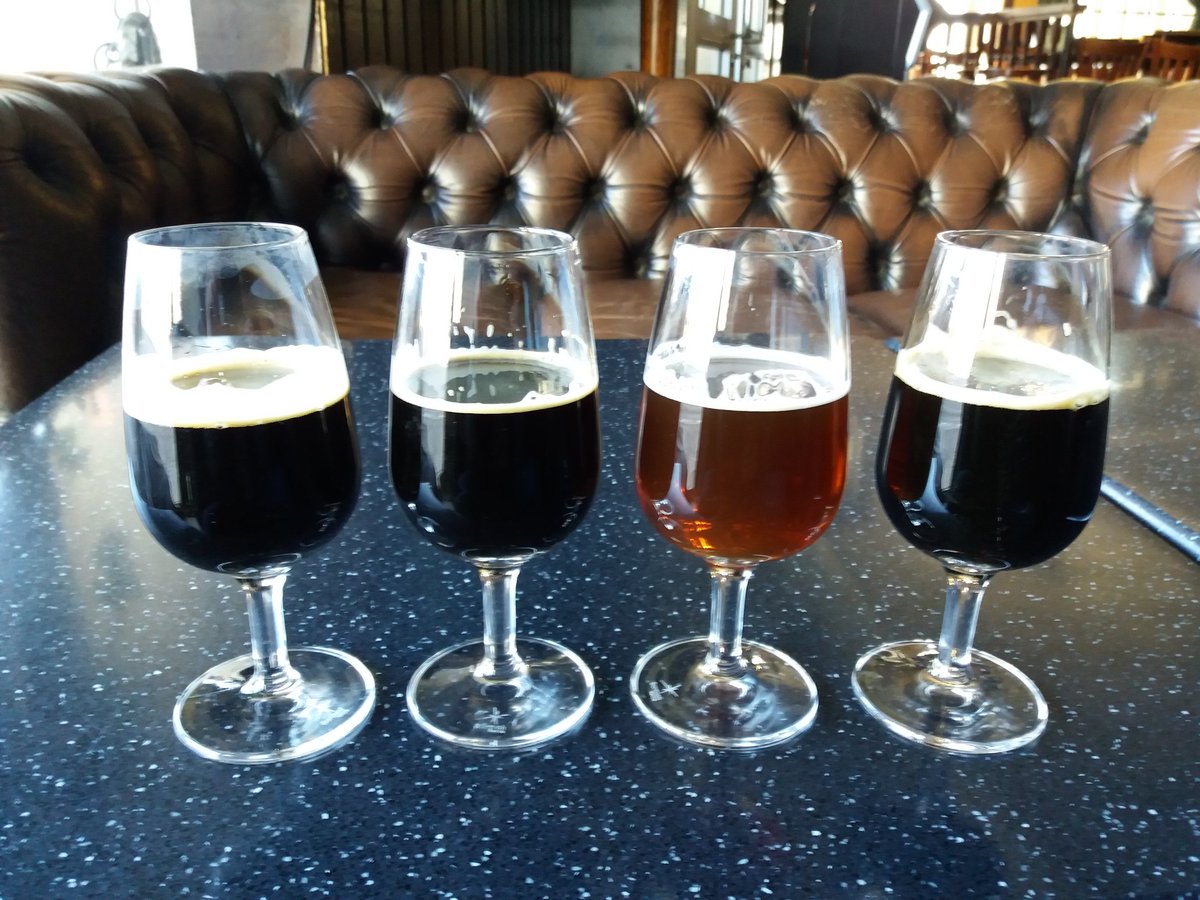 Too quick #Friday afterwork #beer at <a href="/BeerHunters98/">Beer Hunter's</a>, my personal heaven for a moment. From the left <a href="/foundersbrewing/">Founders Brewing Co.</a> CBS &amp; KBS, followed by <a href="/BrewDog/">BrewDog</a> AB:23 &amp; AB:24. Cheers! 🍻