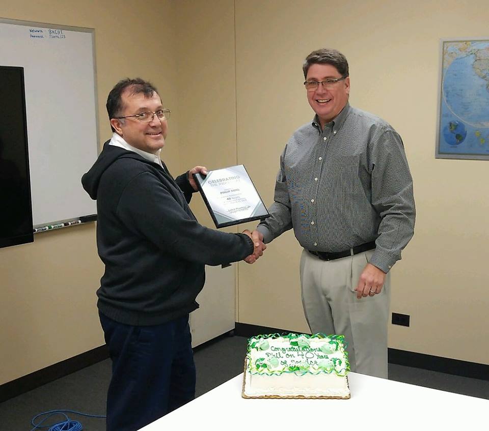 Laird_Plastics's tweet photo. #LairdPlastics is proud of our depth of experience! Celebrating a milestone of 40 years of service in the #Chicago office is Phil Ross. Phil performs at a high level as both inside sales and purchasing. Ron Uber, General Manager presenting Phil with the award.#CongratulationsPhil https://t.co/0iImEAhWh6