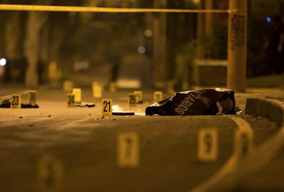 frarivasCoL's tweet photo. En el actual contexto de alta incidencia delictiva y violencia, el tráfico y comercio ilegal de armas es un factor clave que está matando a muchos mexicanos. Consulta mi artículo https://t.co/jf4DzK9vpB  @lasillarota @ObsNalCiudadano https://t.co/K6rO7r25V6