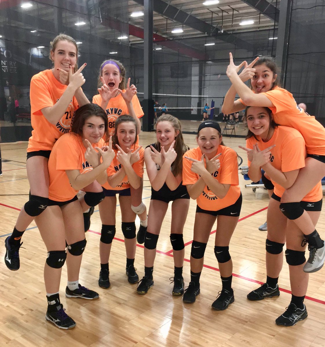 NKYVC's tweet photo. @NKYVC 14 Red Competitive League Team!  Celebrating big  wins last night!  #CLTrocks #teamfirstculture #nkyvcfun https://t.co/TiwmkhPTro