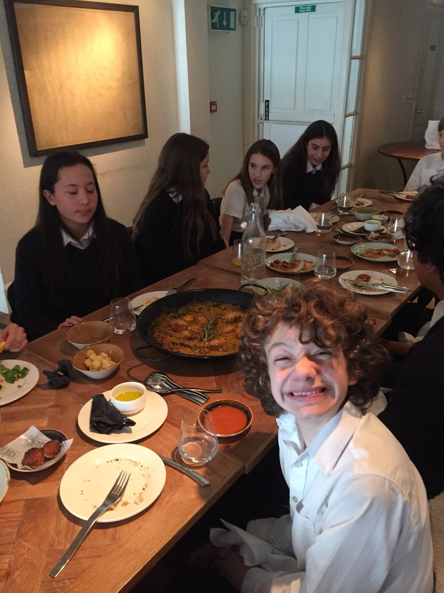 ThomasLalandePP's tweet photo. Paella time! @IbericaLondon @year8_pps @MaiacarmenRuth https://t.co/hiepaRnRWP