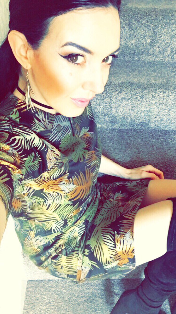 paperdolli1's tweet photo. 📸 Quick Fashion snap 📸

💋 That Friday feeling outfit 💋 https://t.co/DuHER96PTv
