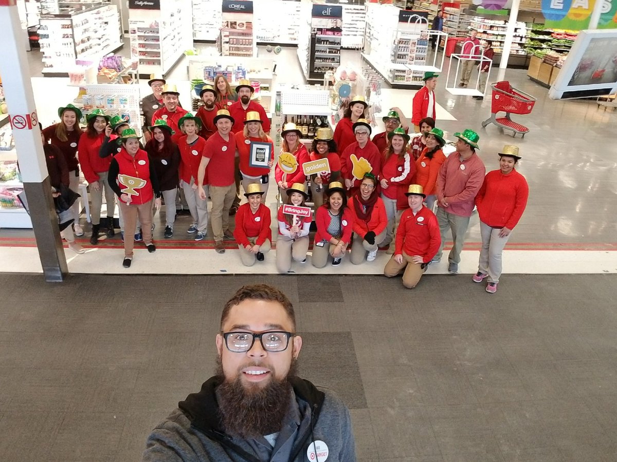 So proud of our team at 833! #GoldenContribution <a href="/justinadamburns/">Justin Burns</a> <a href="/Tim_Heit/">Timothy</a> @ContrucciJoe <a href="/Lauren_Dunc/">Lauren Duncan</a> <a href="/brittneyb1231/">Brittney Barber</a>