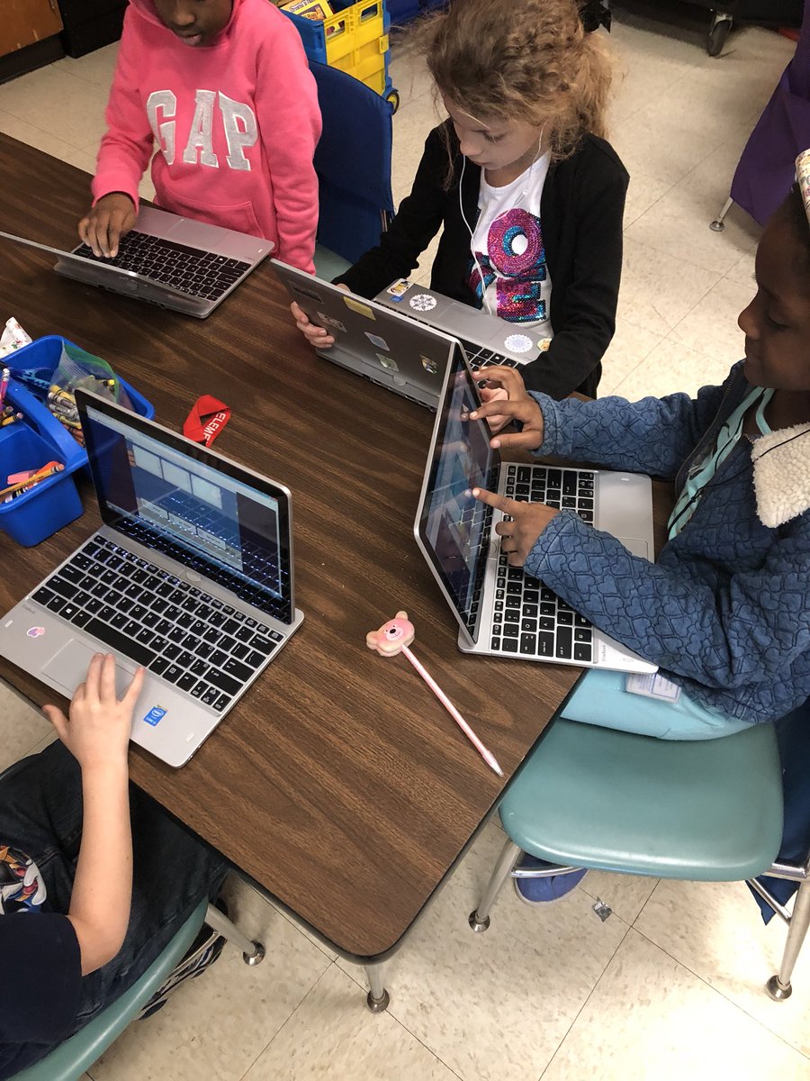 MissRobertson01's tweet photo. Phonics rotations are the best! @LoganElementary @MrZablocki1 https://t.co/kKL5eGMsci