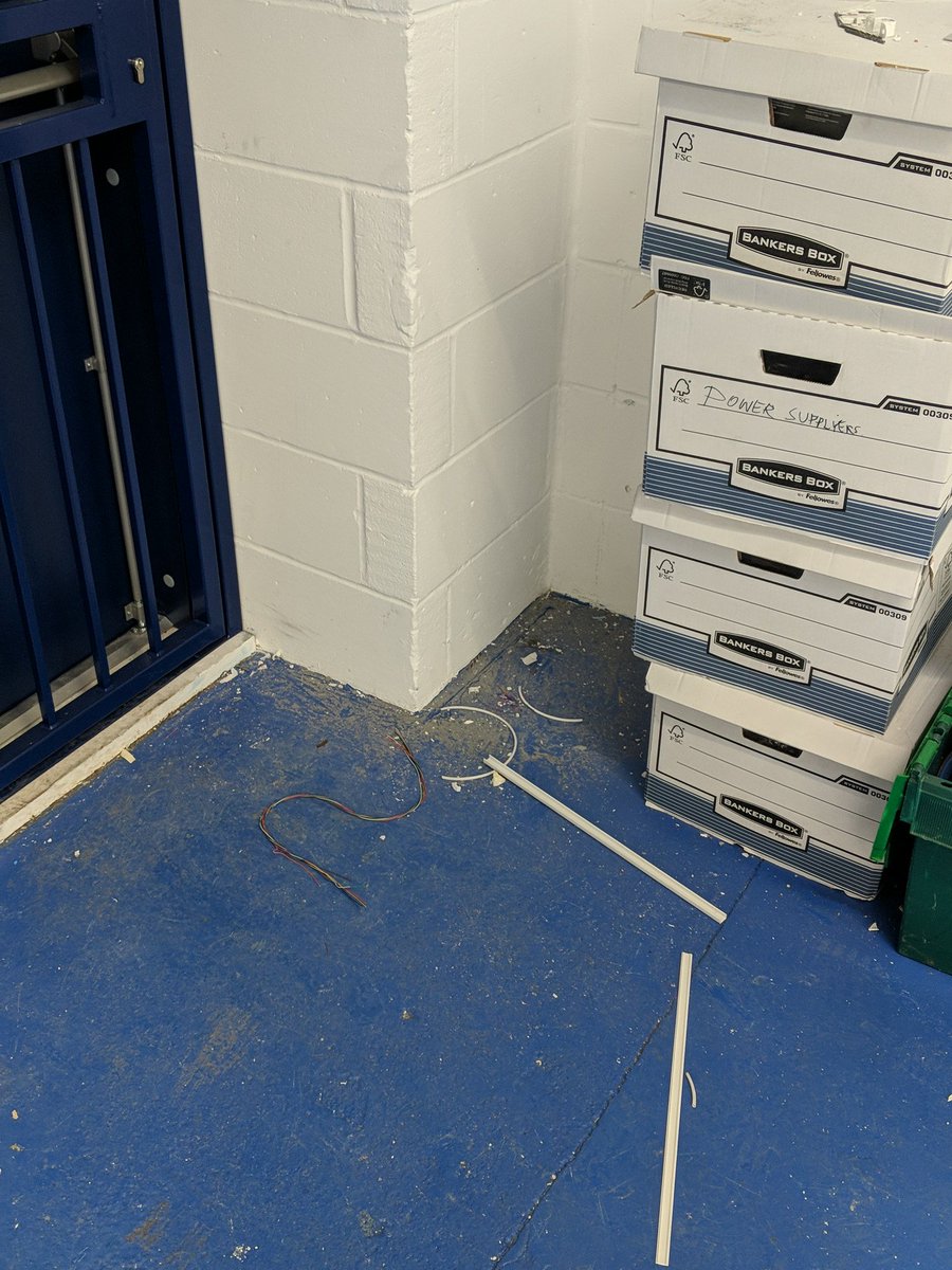 stretchymorris's tweet photo. Don't worry @ADT  I'll clean the mess up 🤨 https://t.co/OujiUPWUqd