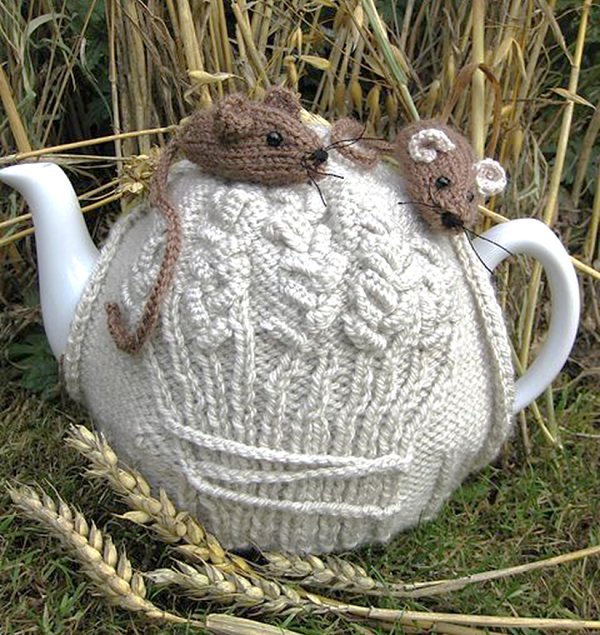 DevonMammalGrp's tweet image. Have you seen our website recently? The lots for our fabulous auction are up! Put it in your diary - 29th March! A great range of items and promises, big and small. Like this gorgeous tea cosy 🐭#mammals #wildlife #charity #devon