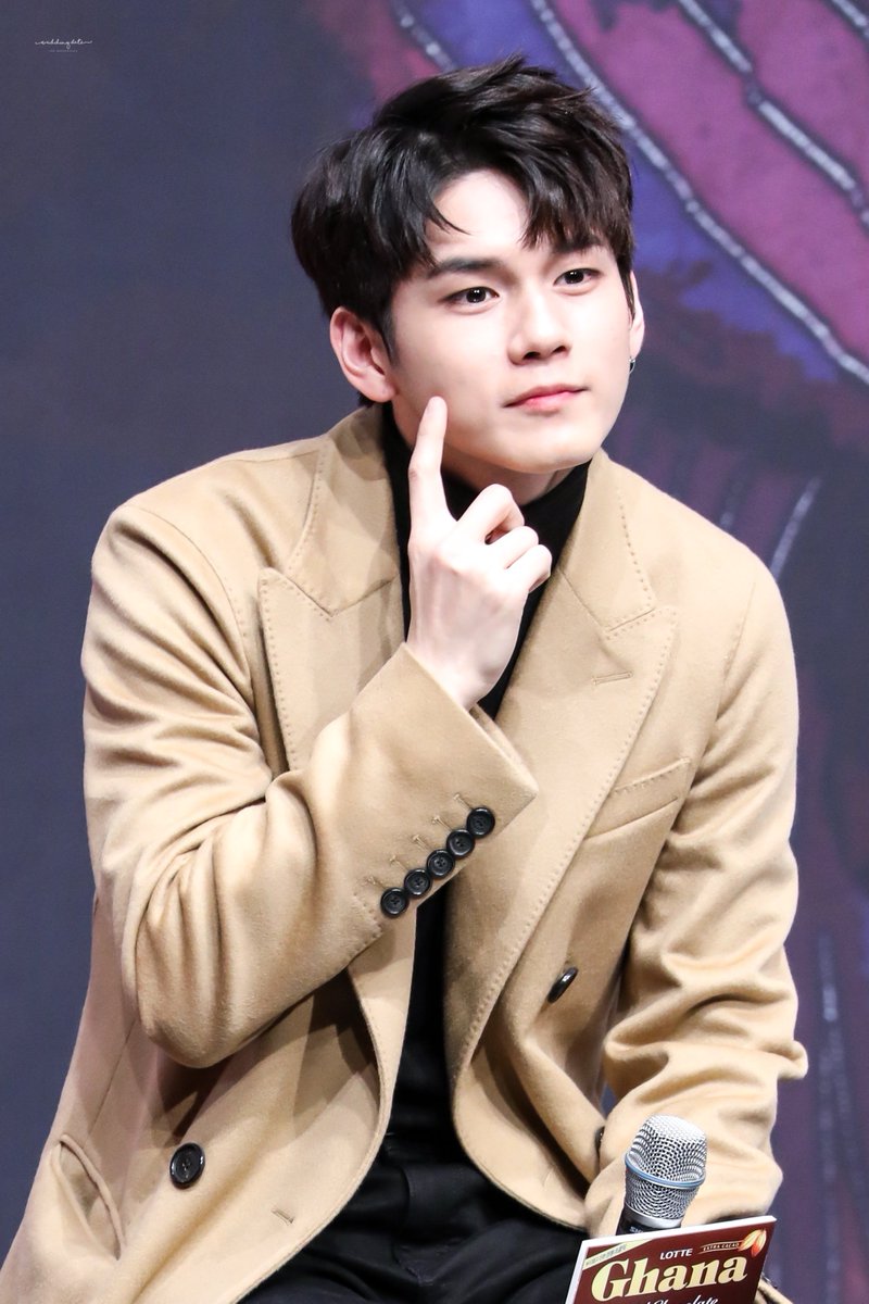 Weddingdate0825's tweet image. 18.03.16 가나 팬미팅
떵우 주세옹 (｡•́︿•̀｡:·）
#옹성우 #OngSeongwu  #워너원 #WannaOne