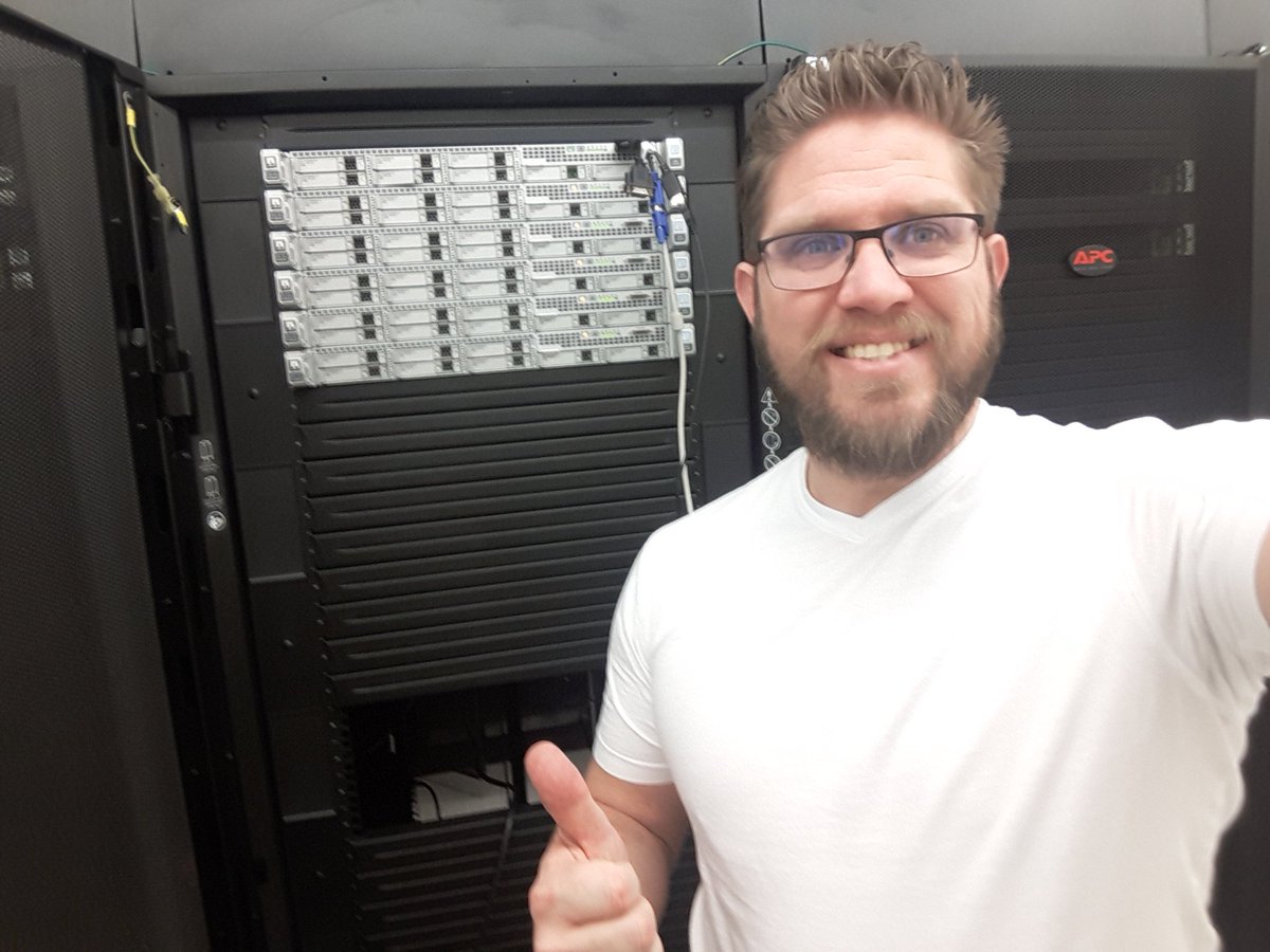 vVikingNL's tweet photo. Installing #FlexpodSF #Cisco #Solidfire #NGDC #Healthcare #Cloud https://t.co/1puINDwofr