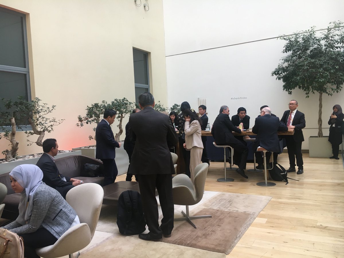 IIPCLondon's tweet photo. Following the seminar, #IIIF18 continues with O3M where all participants meet and discuss their interests with Indonesian project owners and infrastructure supporting stakeholders @KBRILondon @bkpm @Portal_Kemlu_RI #investindonesia https://t.co/ZZCMrhfCzQ