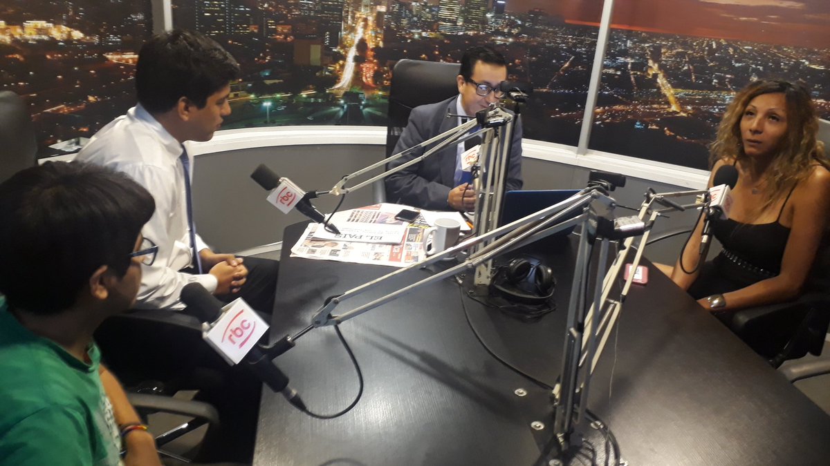 ideeleradio's tweet photo. [AHORA] Jóvenes explican la #ReformaTrans en la @pucp, en #NoHayDerecho con #GlatzerTuesta. Vía @Radio_RBCFM 104.7 FM. y https://t.co/A86CXl1vjE https://t.co/9zAHSicIGy