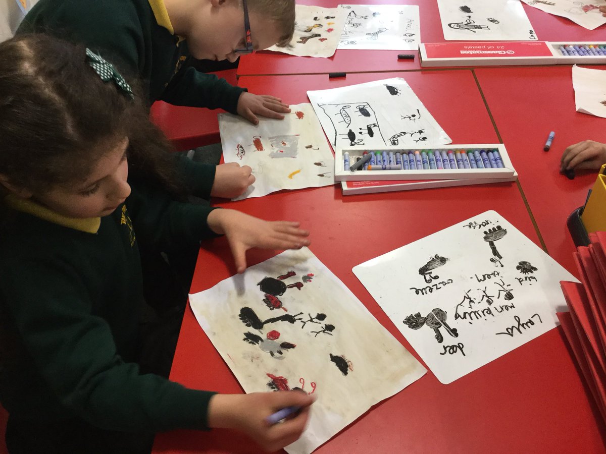 firsprimarysale's tweet photo. #Year2KH/CN working hard to create cave art using tea stained paper, pastels and charcoal#art#verycreative https://t.co/3WiSlNZhqR