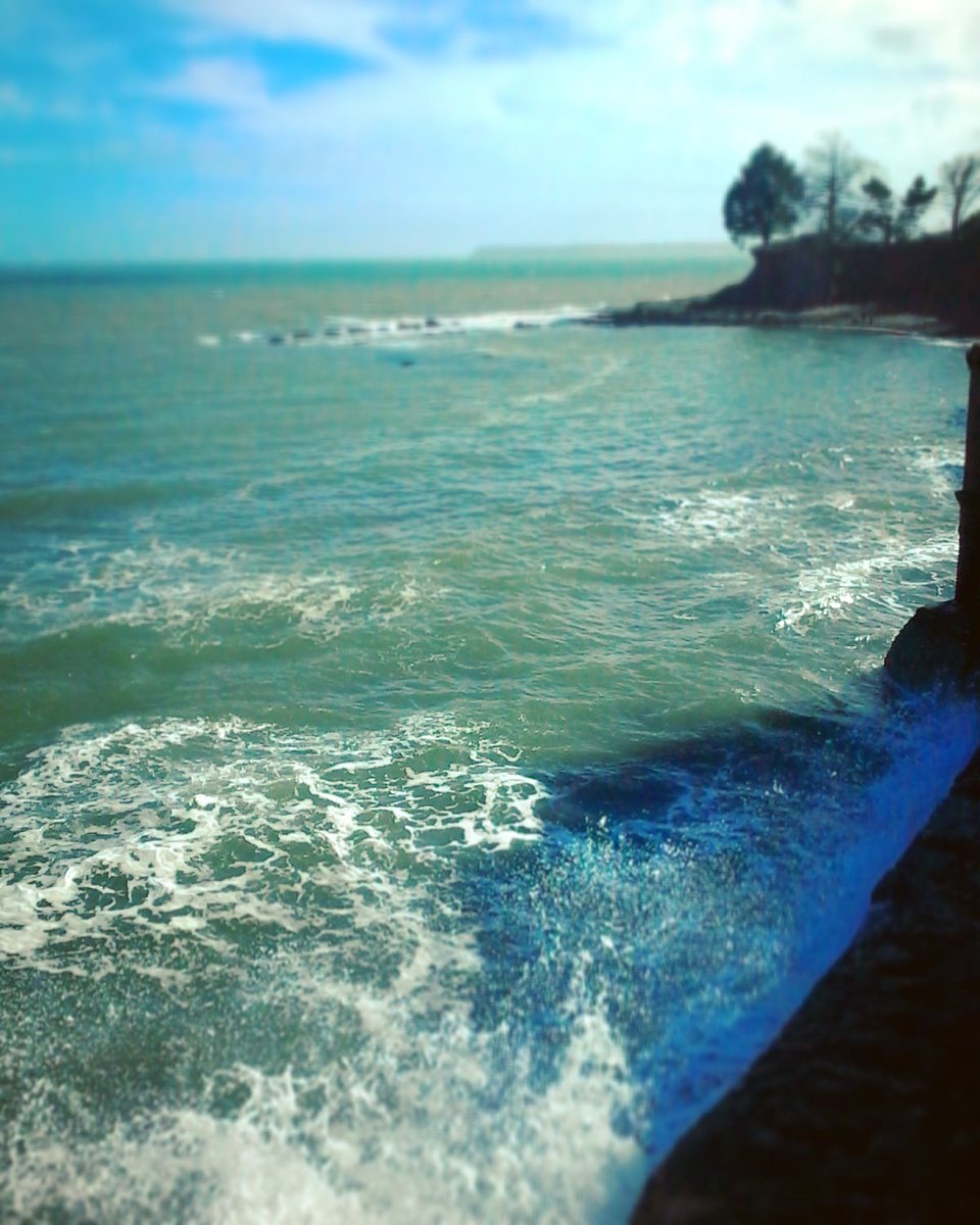 DinanEnglish's tweet photo. A milky blue green churned up sea yesterday in Torquay💚 #atlanticblue #torquay #devon #torbay #beachlife #seafront #atlanticwaves #colour https://t.co/QRBfKHkRRW