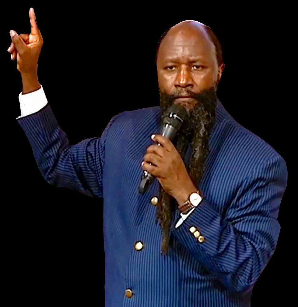 DesterioNyonge2's tweet photo. The church of Christ globally is in preparation for the coming of the Messiah, even now the MIGHTIEST PROPHET ELIJAH as promised in Malachi 3:1-10#PROPHET Dr OWUOR in Maputo. https://t.co/P02PlzeM3H