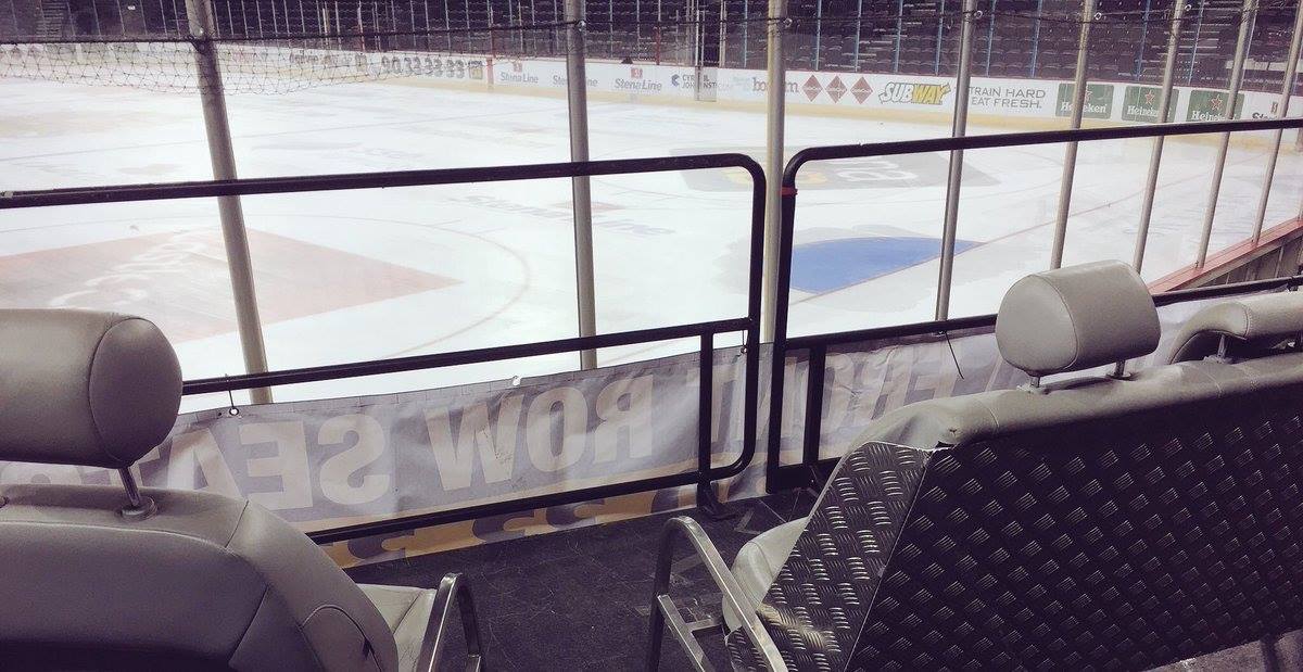 BelfastGiants's tweet photo. WIN #fonacabfrontrow - our best 5 seats, PLUS snacks for tonight's home game vs Cardiff, thanks to @fonacabbelfast🚖

How to enter!? RT this &amp; tag a friend...NOW🚨 Ends 4pm..TODAY! https://t.co/JNl8vuqkNa