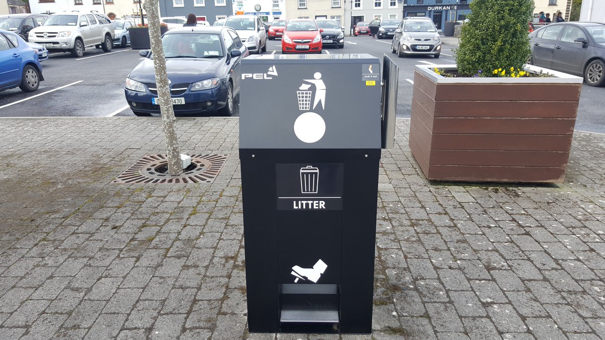 PELRecycling1's tweet image. It's #StPatricksDay tomorrow &amp;amp; we're all set for the celebrations. Our latest Solar Street Compacting Bin &amp;amp; Brite Bins have just been installed in #Balla ahead of a busy weekend of festivities. #mayo #solarpower