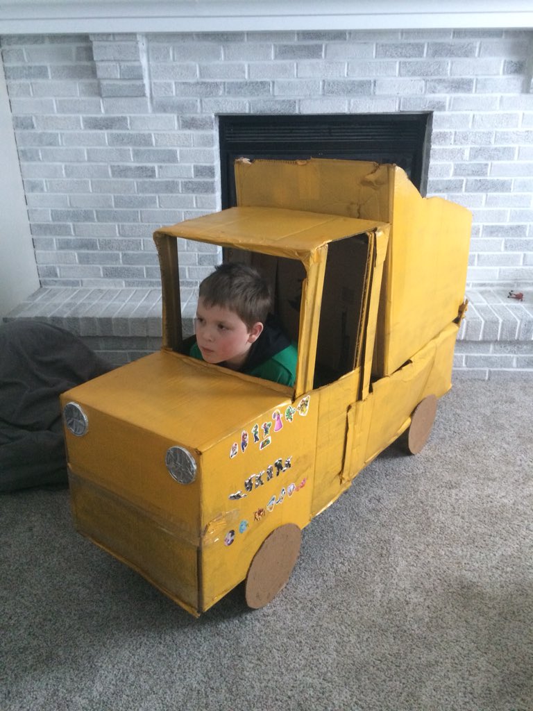RandomDads's tweet photo. When your kids want cardboard cars for family movie night at home! #dadlife #diy #craftlife #maker https://t.co/S3x8cdYjtv