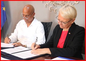 WasilewskaEU's tweet photo. From Belize Guardian:
#Belize Signs Financing Agreements for the Health Sector and Public Finance Management with #EU 

https://t.co/cGvB6gTz6k https://t.co/LZFIDZjhqu