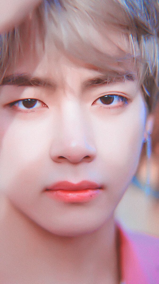 TAEDAAL95's tweet photo. ارتت والله مدري اي وحدا احطها خلفية علشان اموت كل ماشفتها 😭💜 https://t.co/PW8CcKCL1c