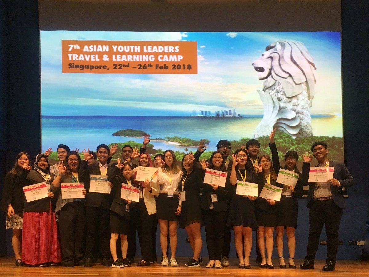 DLSHSI_Engage's tweet photo. [Archives] Mr. Christ Don Apuntar of DLSHSI Institutional Student Council takes home leadership awards from recently concluded 2018 Asian Youth Leaders Travel and Learning Camp. Congratulations #TeamAnimo! https://t.co/taT6mmKRBw