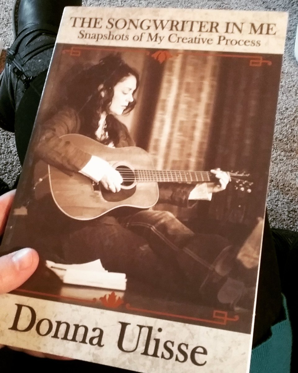 kellikingrey's tweet image. Look what I got today... @DonnaUlisse 
I'm ready to focus on something I love. #songwriting #bluegrass #readyforanotherworkshop #letswriteasong