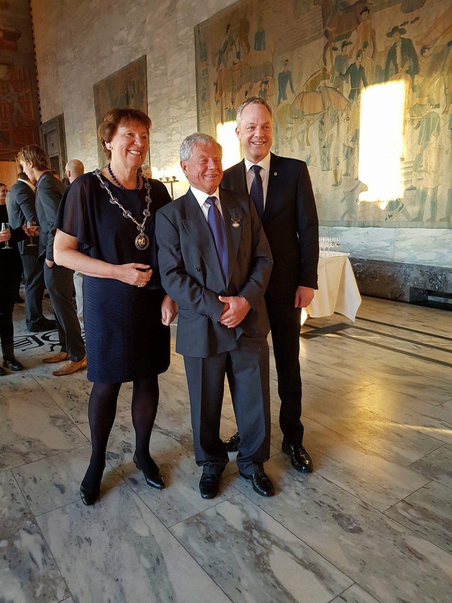 GrorudFotball's tweet photo. Richard utnevnt til ny æresmedlem i @GrorudFotball Her med bydelsdirektøren og Ordføreren. https://t.co/YClZOjkMO9