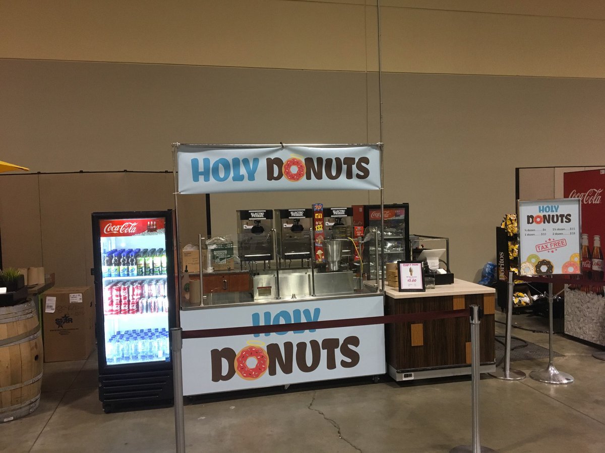 CashewClive's tweet photo. If you're at @FANEXPOCANADA, we have what your appetite desires!!!
#CashewandClive #Comicon2018 #ComiconToronto #Comicon #Torontoevents #MTCCevents #MTCC https://t.co/ndDXKKjFxu