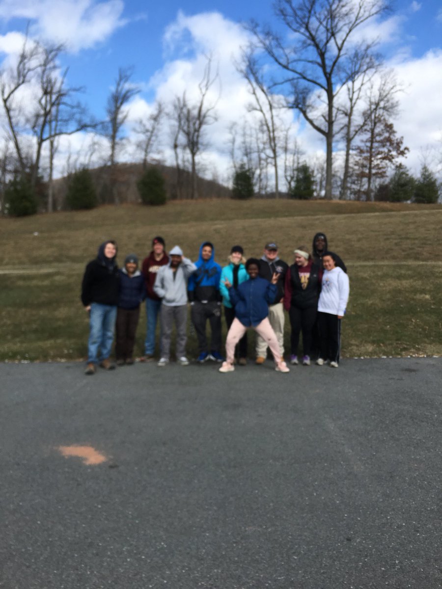 Coach_MikeWood's tweet image. Great to see our guys investing time into the community!  Cleaning parks &amp;amp; serving others #wolvesatwork