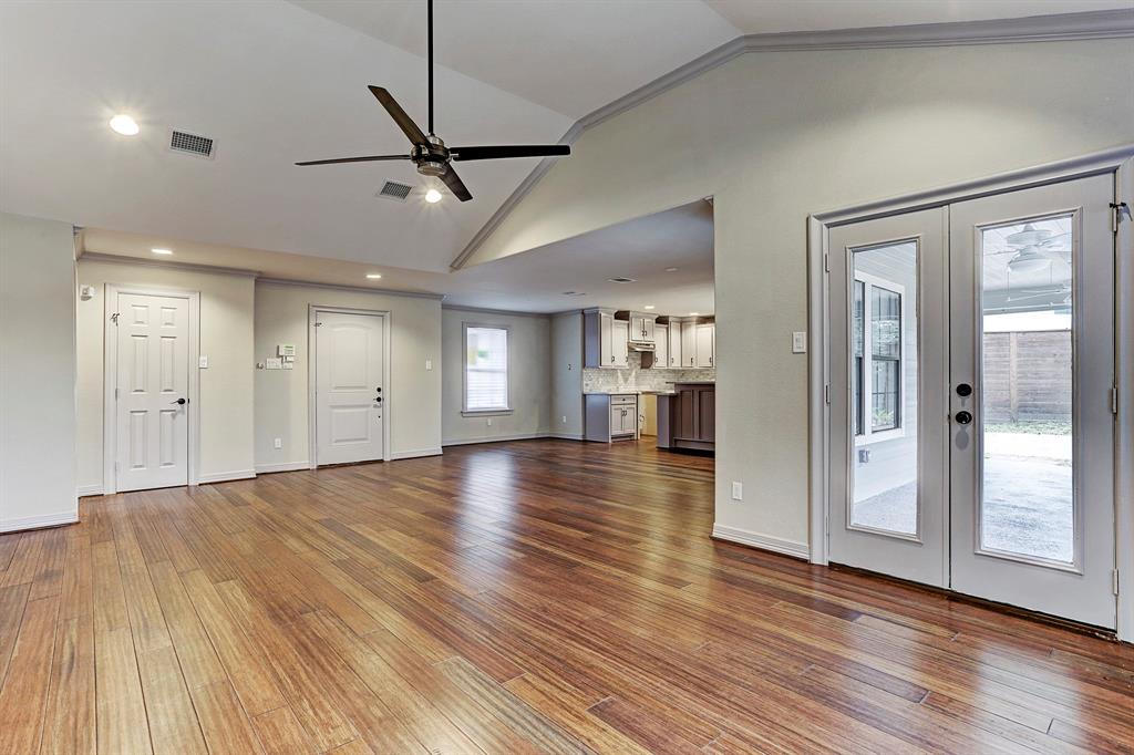 womackdev's tweet photo. #ForSale Totally renovated traditional one story 3 bedroom, 2 bathroom home conveniently located within 10 minutes of Texas Medical Center, Downtown, Museum District, and area universities. #WDIR  #HoustonHomeshttp https://t.co/fdtKUsaC1i https://t.co/1teNwqWScq