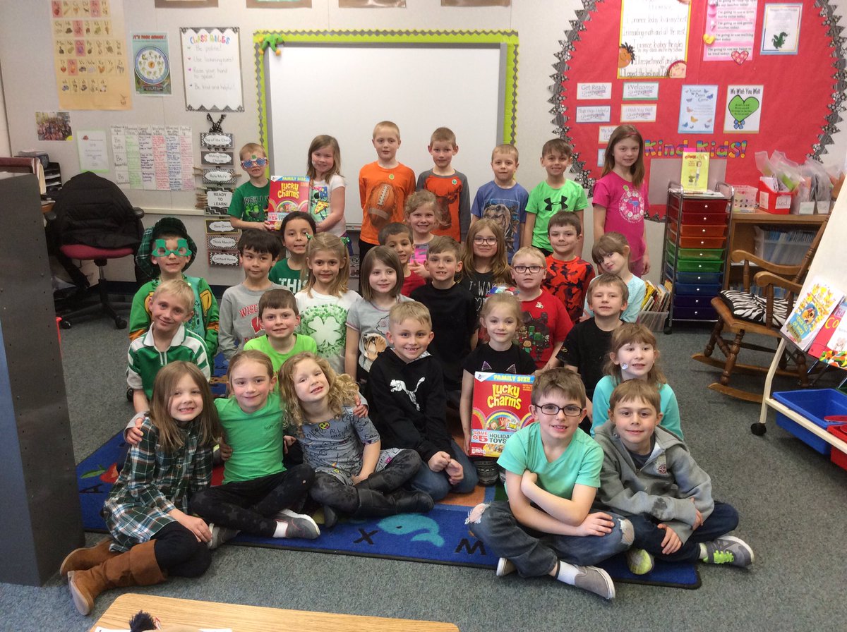 MrsDziekan1st's tweet photo. We had a blast graphing Lucky Charms! Thanks for the awesome project @smalchow @mcmahon1st @PCSD_LN #RaiderStrong #SPDProject18 https://t.co/PLyMuSuBZ7