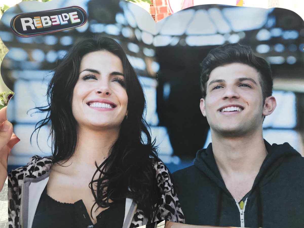 wiakda's tweet image. achei tanta coisa antiga de rbr chamel era minha vida todinha