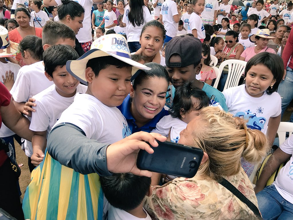Alexandra_Arce's tweet photo. Queremos ver a los niños, niñas, jóvenes y adolescentes durane@s en las canchas y parques de #ElNuevoDurán haciendo deporte y no en el consumo de #Drogas https://t.co/0fIuecZsh1