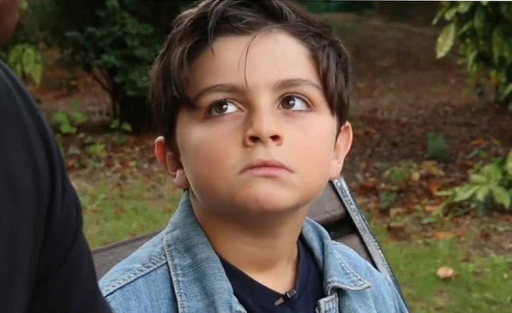 6Nes_'s tweet photo. Quand quelqu’un s’assoit à c��té de toi dans le bus 🤣😂 #6Nes https://t.co/JhIVkcJEda