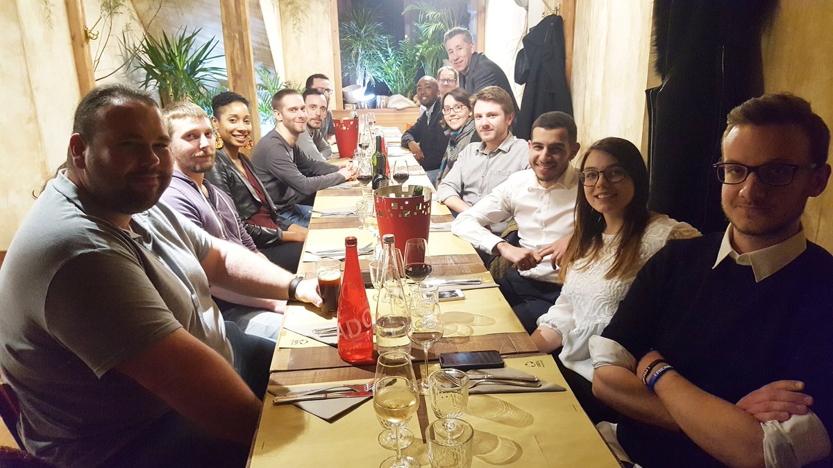 ApsideStras's tweet photo. Belle soirée à l'Aedaen Place hier pour l'agence de #Strasbourg ! 🍴🥂
#bonneambiance #convivialité #teambuilding #IT #digital @ApsideGroupe https://t.co/dAx5ZJnYFz