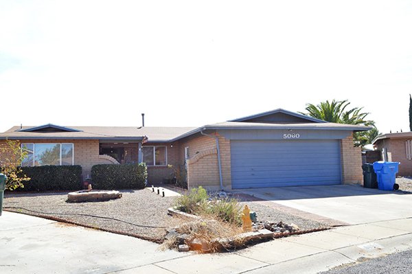 AZ_REP's tweet image. 3BR/2BA split plan in #PDSschooldistrict, big MBR w/French doors to hot tub. #AwesomeViews from your #pool. $199K. Jennifer at JenHen76@hotmail.com