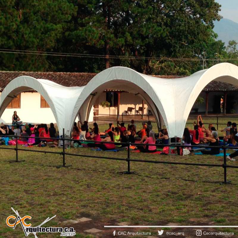 CAC_arq's tweet photo. No importa si tu evento es de día o de noche. Nuestra cubierta para #eventos es ideal para cualquier celebración.
¡Disponible para alquiler! Llama al 0276-3565002 para más información. https://t.co/Vo4U9jIwgj