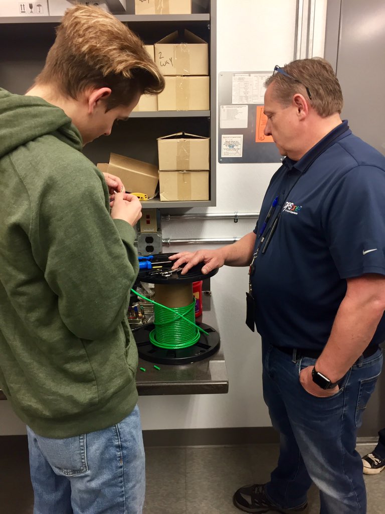 Laura Anglin tweet media