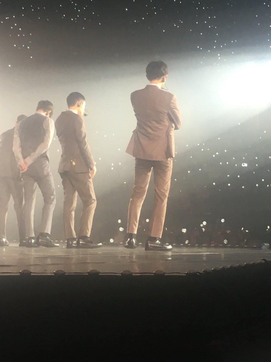 on_yeah_exo's tweet image. แค่ได้เห็นข้างหลังก็สุขใจ 😌 #Yourback #CHANYEOL