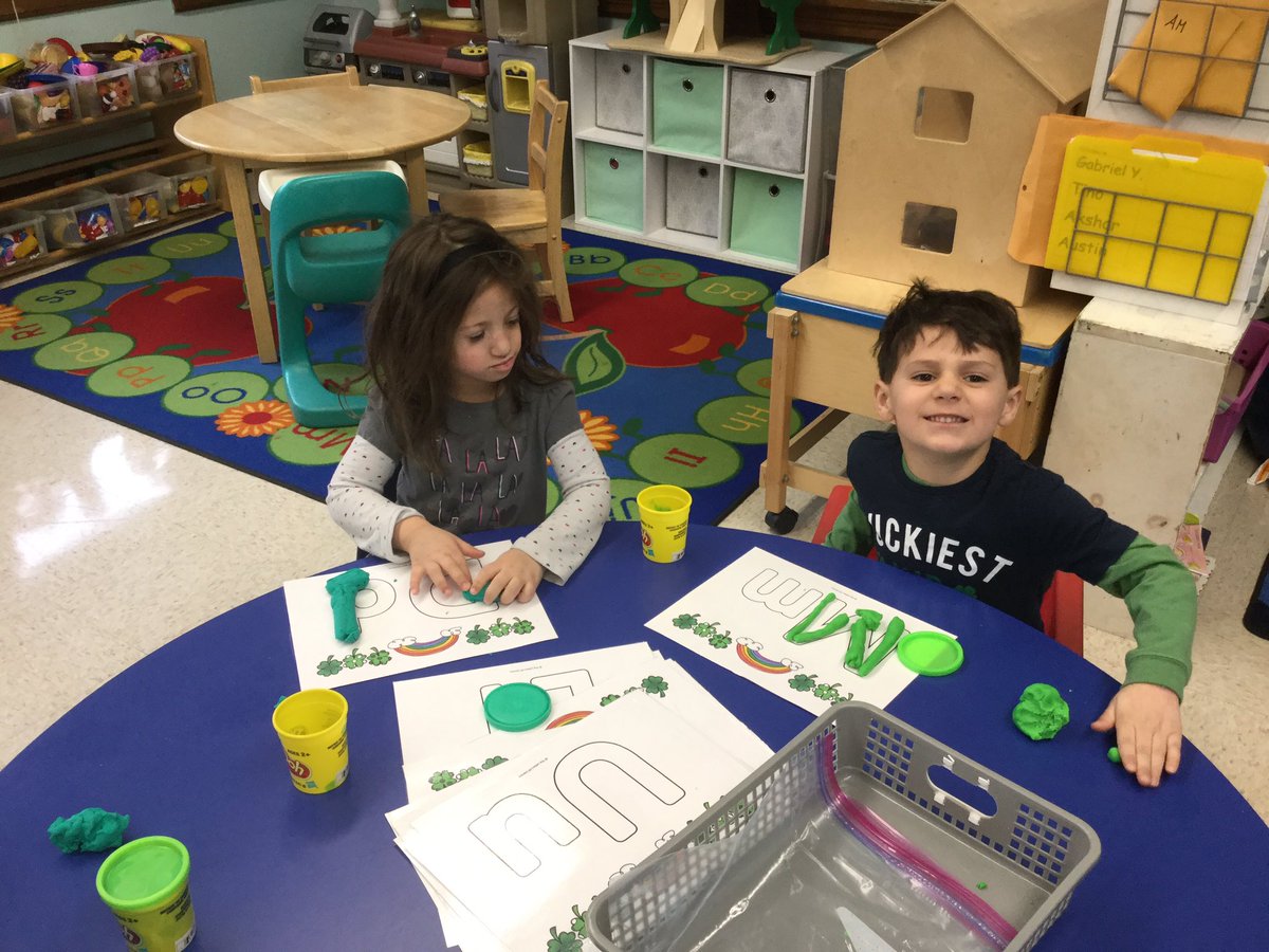 Ms_Sabo1's tweet photo. ☘️St. Patrick's Day fun (A.M. Class) ☘️#YESstars #htsdpride. @yardville4170 https://t.co/355VaIRARx