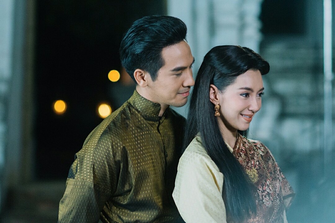 sssuthi_'s tweet photo. ชอบสี แสง เงา สวยไปหมด เฮ้อออ💕
#บุพเพสันนิวาส #Ch3Thailand https://t.co/KZbJVrfPAU