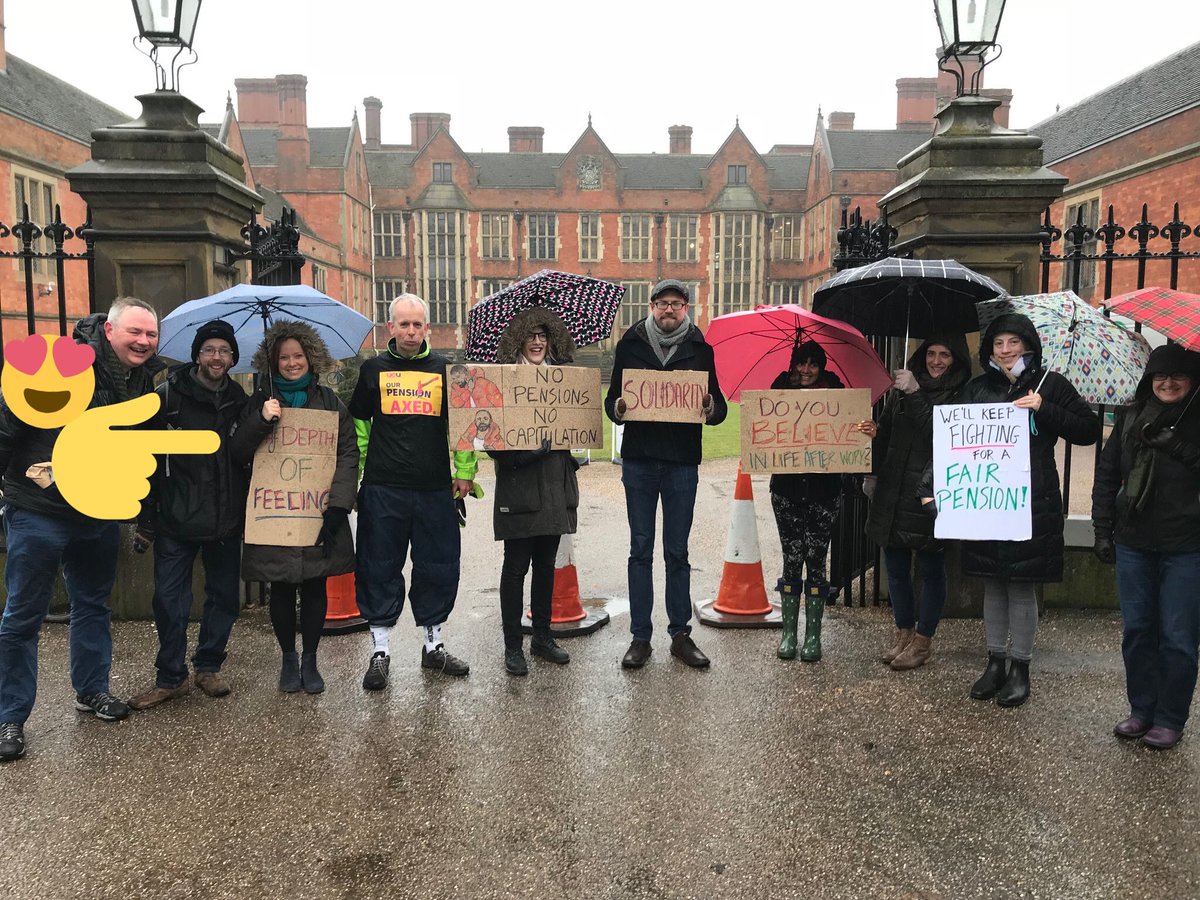 UniversityWork's tweet photo. When u see #depthoffeeling hashtag on the picket ๐๐โ๐
#NoCapitulation #GIFusourpensions #USSstrikes #ucustrike #strikeforuss https://t.co/l9H9JokyvV