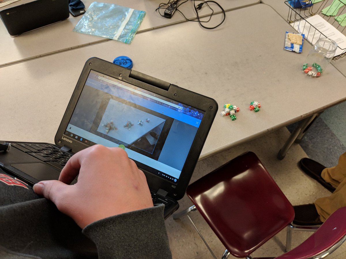 stefanbfritz's tweet image. Ss using mobile #EquatIO to submit sequences from visualpatterns.org and embedding into a Google form. #makemathdigital