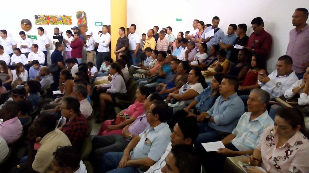 jrodriguezk's tweet image. Hoy nos reunimos con la comunidad de Mocoa, Putumayo. Seguimos trabajando #TodosConMocoa.